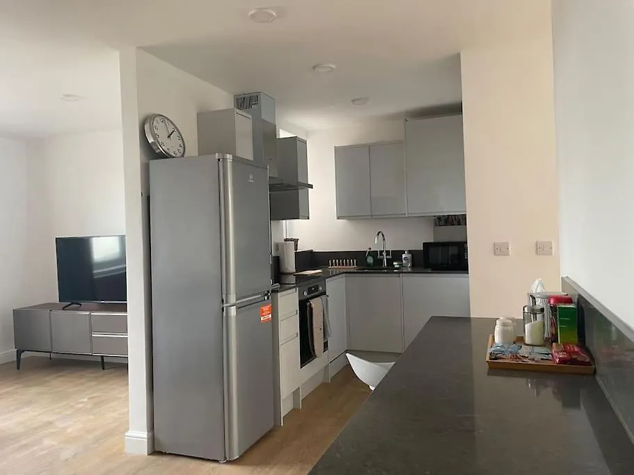 Family Friendly New Flat At London Gants Hill Station Near Ilford Apartamento Wanstead 0*,  Reino Unido
